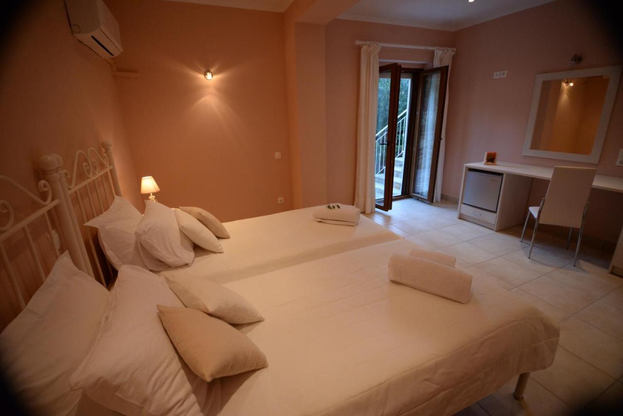 Villa Melanthi Kassiopi Corfu ภายนอก รูปภาพ