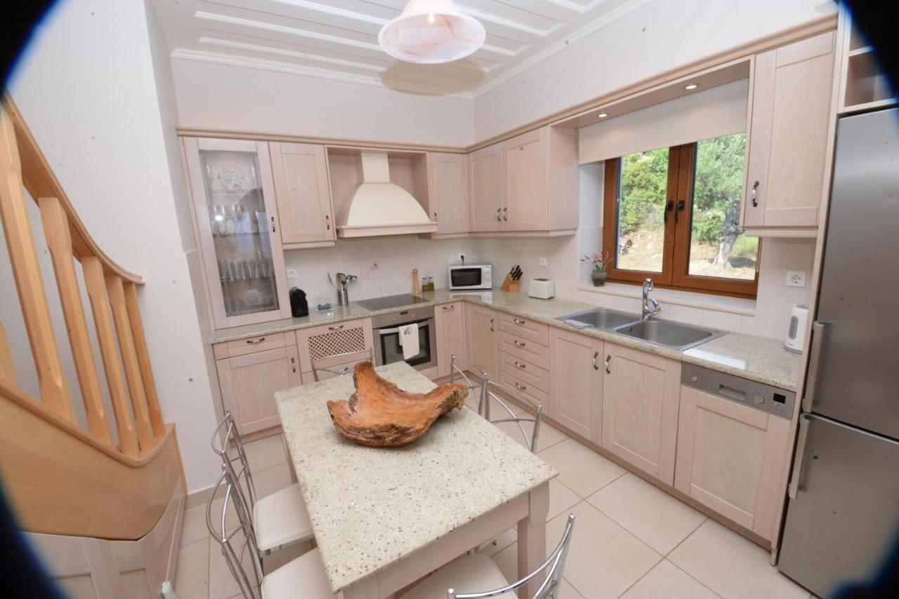 Villa Melanthi Kassiopi Corfu ภายนอก รูปภาพ
